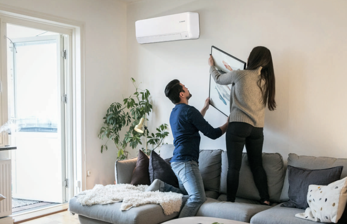 Diseño moderno, práctico y fácil de usar El diseño del Bosch Climate 6001i SET 26 WE R32 es moderno, elegante y funcional. Su unidad interior se adapta fácilmente a diferentes estilos de vivienda, aportando una imagen limpia y actual. Además, se puede controlar de forma sencilla mediante el mando a distancia o desde la app, ofreciendo una experiencia de uso cómoda e intuitiva.